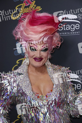 Musicalpremiere '& Julia' in Hamburg