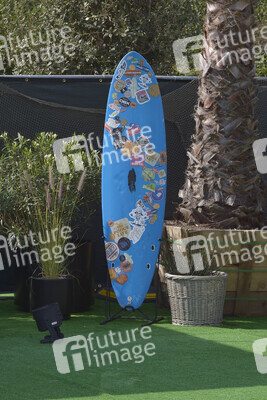 'Poguelandia: An Outer Banks Experience' in Santa Monica