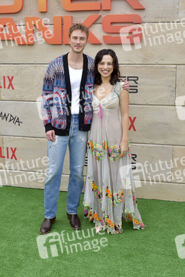 'Poguelandia: An Outer Banks Experience' in Santa Monica