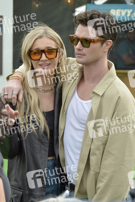 'Poguelandia: An Outer Banks Experience' in Santa Monica