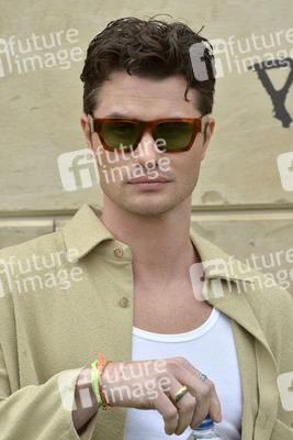 'Poguelandia: An Outer Banks Experience' in Santa Monica