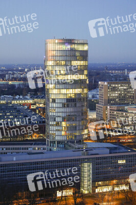 Innenstadt von Köln am Abend