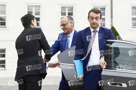 Empfang von Friedrich Merz beim Bundespräsidenten in Berlin