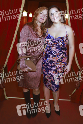 Premiere der Dinnershow 'Poletto Palazzo' in Hamburg