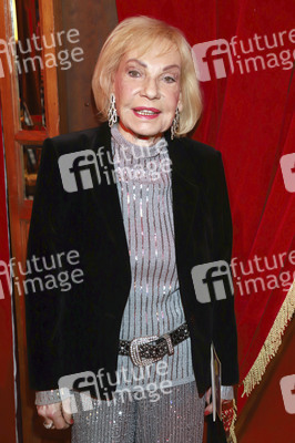 Premiere der Dinnershow 'Poletto Palazzo' in Hamburg