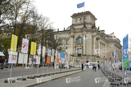 Erinnerung an 35 Jahre friedliche Revolution und Mauerfall in Berlin