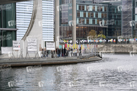 Erinnerung an 35 Jahre friedliche Revolution und Mauerfall in Berlin