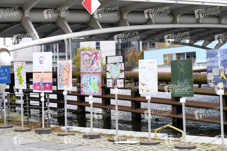 Erinnerung an 35 Jahre friedliche Revolution und Mauerfall in Berlin
