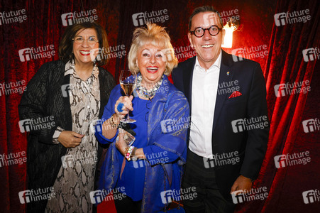 Gala-Premiere der Palazzo Dinner Show in Berlin
