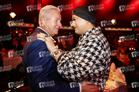 Gala-Premiere der Palazzo Dinner Show in Berlin