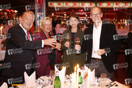 Gala-Premiere der Palazzo Dinner Show in Berlin