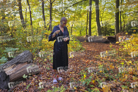 NATURE ART: Herbstlaub / Autumn Leaves Bodypainting