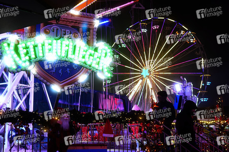 Weihnachtsmarkt 'Berliner Wintertraum' in Berlin