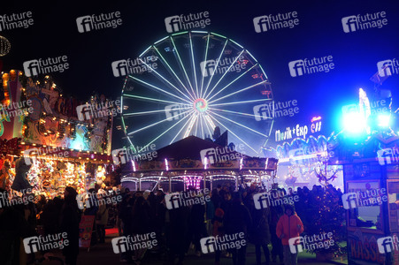 Weihnachtsmarkt 'Berliner Wintertraum' in Berlin