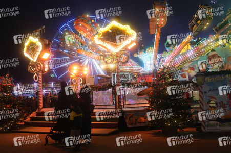 Weihnachtsmarkt 'Berliner Wintertraum' in Berlin