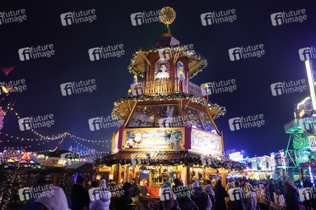 Weihnachtsmarkt 'Berliner Wintertraum' in Berlin