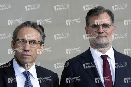 Übergabe des Jahresgutachtens der gesamtwirtschaftlichen Entwicklung in Berlin