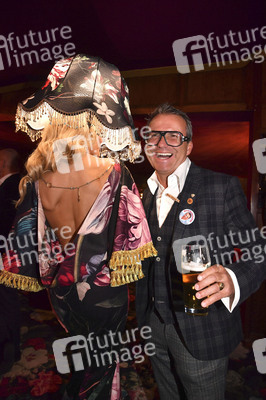 Teatro Dinner Show-Premiere 'Taste The Act of Show & Cuisine' in München