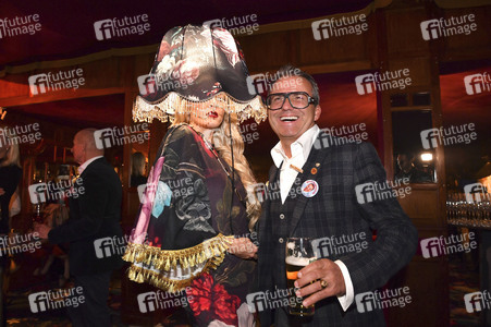 Teatro Dinner Show-Premiere 'Taste The Act of Show & Cuisine' in München