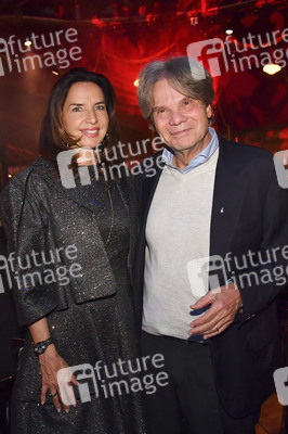 Teatro Dinner Show-Premiere 'Taste The Act of Show & Cuisine' in München