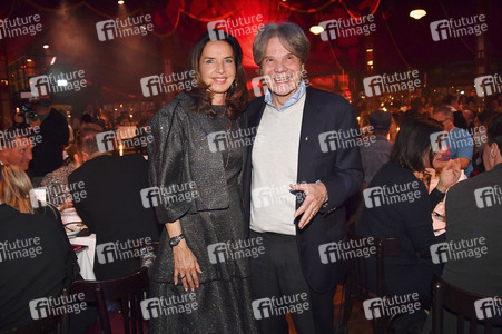 Teatro Dinner Show-Premiere 'Taste The Act of Show & Cuisine' in München