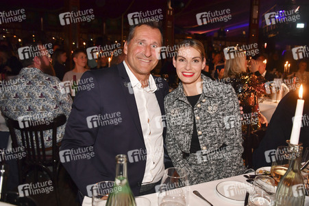 Teatro Dinner Show-Premiere 'Taste The Act of Show & Cuisine' in München