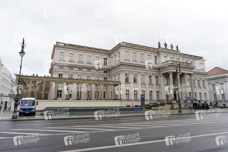 Kranzniederlegung zum Volkstrauertag in Berlin