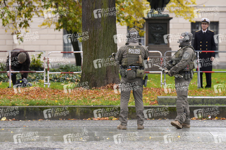 Kranzniederlegung zum Volkstrauertag in Berlin