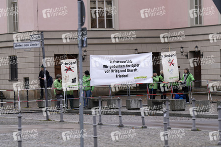 Kranzniederlegung zum Volkstrauertag in Berlin