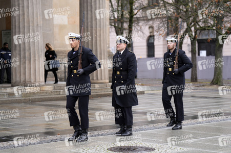 Kranzniederlegung zum Volkstrauertag in Berlin