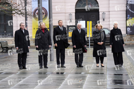 Kranzniederlegung zum Volkstrauertag in Berlin