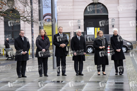 Kranzniederlegung zum Volkstrauertag in Berlin