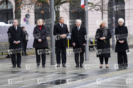 Kranzniederlegung zum Volkstrauertag in Berlin