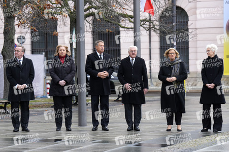 Kranzniederlegung zum Volkstrauertag in Berlin