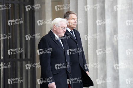 Kranzniederlegung zum Volkstrauertag in Berlin