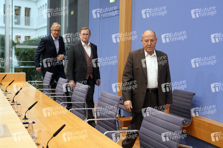 Bundespressekonferenz 'Projekt Silberlocke geht an den Start'  in Berlin