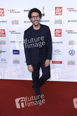 Goldene Bild der Frau 2024 in Hamburg