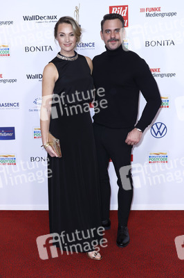 Goldene Bild der Frau 2024 in Hamburg