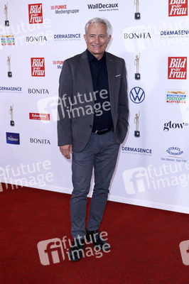 Goldene Bild der Frau 2024 in Hamburg