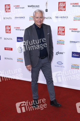 Goldene Bild der Frau 2024 in Hamburg