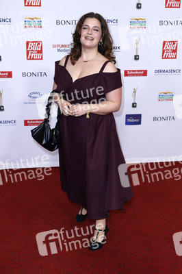 Goldene Bild der Frau 2024 in Hamburg