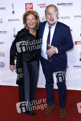 Goldene Bild der Frau 2024 in Hamburg