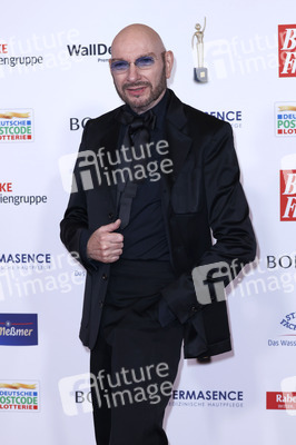 Goldene Bild der Frau 2024 in Hamburg