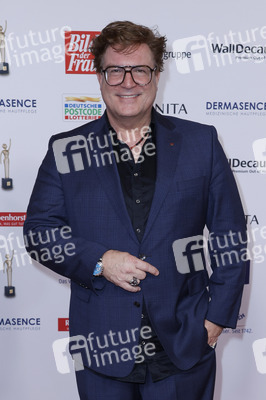 Goldene Bild der Frau 2024 in Hamburg