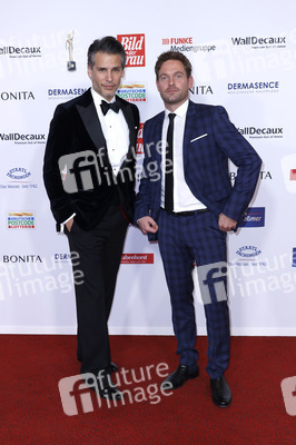 Goldene Bild der Frau 2024 in Hamburg