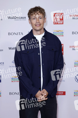 Goldene Bild der Frau 2024 in Hamburg