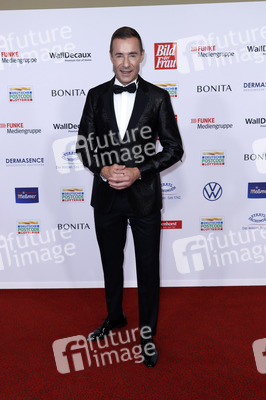 Goldene Bild der Frau 2024 in Hamburg