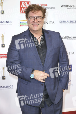 Goldene Bild der Frau 2024 in Hamburg