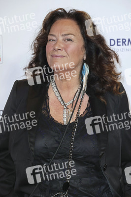 Goldene Bild der Frau 2024 in Hamburg