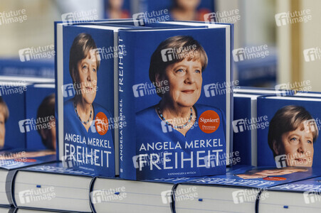 Buchpremiere von Angela Merkels 'Freiheit' in Berlin